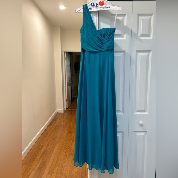 Beautiful green DB Studio gown - Picture 5 of 6